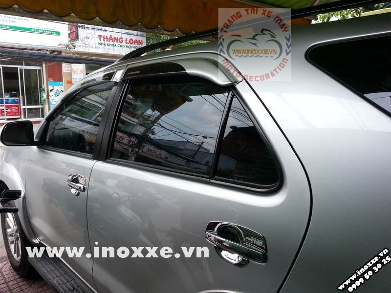 Dán kính cách nhiệt - Đồ chơi trang trí xe Fortuner